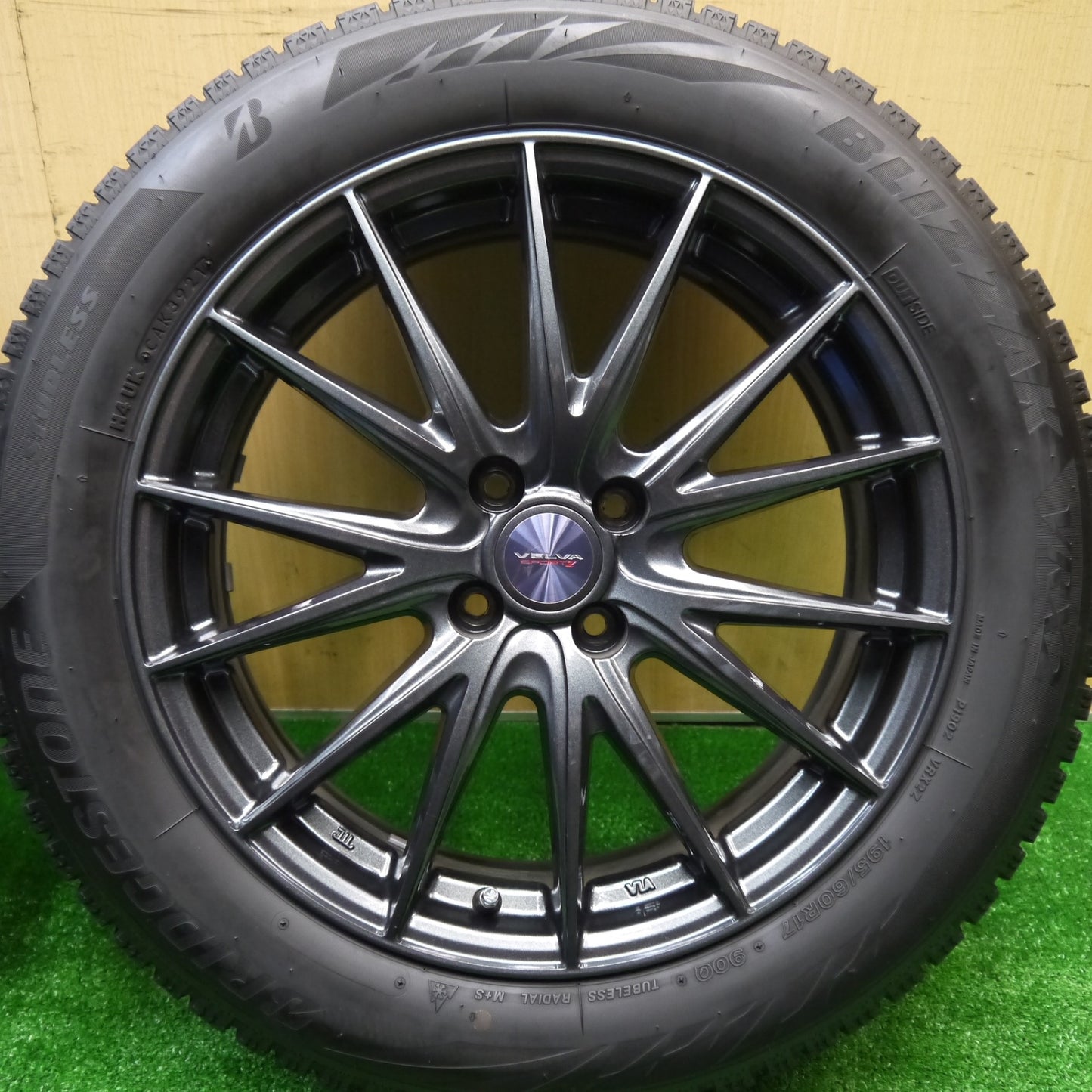 バリ溝！21年！キレイ！9.5分★スタッドレス 195/60R17 ブリヂストン ブリザック VRX2 VELVA SPORTZ ヴェルヴァ 17インチ PCD100/4H★5101410Hス