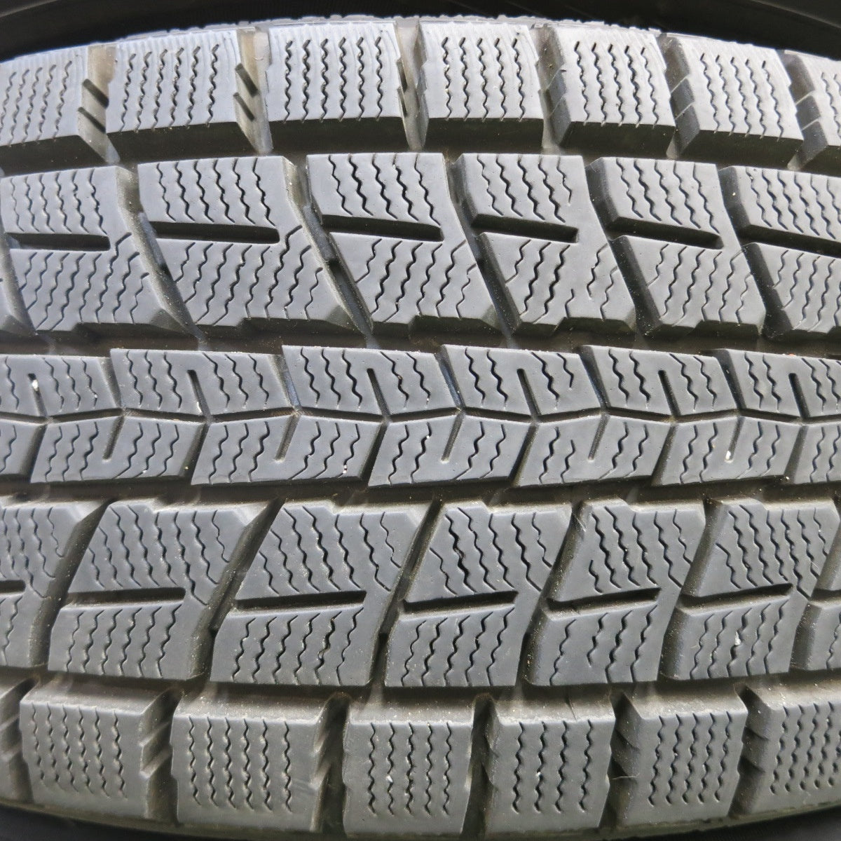 *送料無料* バリ溝！キレイ！9.5分★スタッドレス 225/65R17 ダンロップ ウインターマックス SJ8 Mistiere ミスティーレ 17インチ PCD114.3/5H★4042703イス