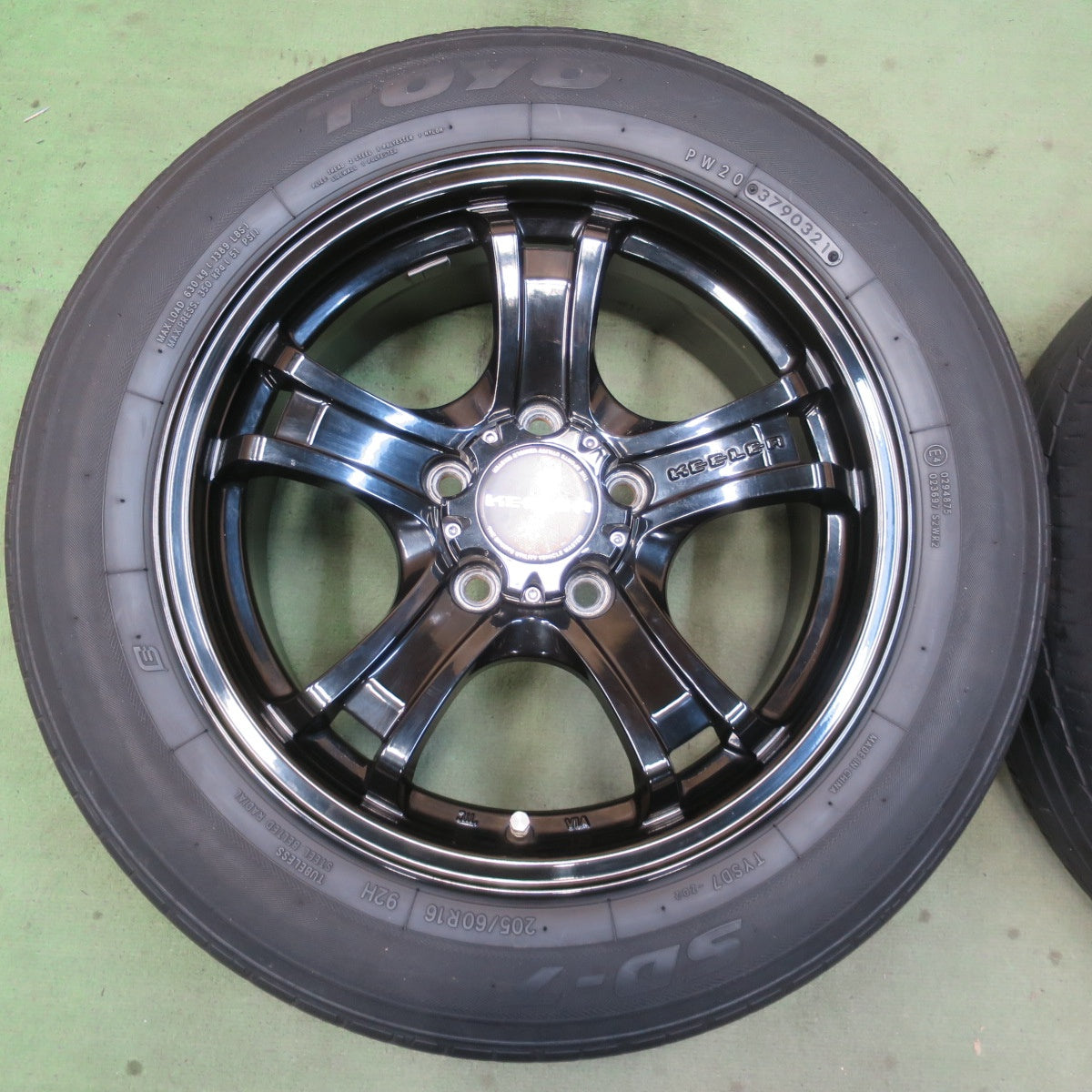 キレイ！付属品付き★KEELER FORCE 205/60R16 トーヨー SD-7 キーラー フォース 16インチ PCD114.3/5H★6052312イノ
