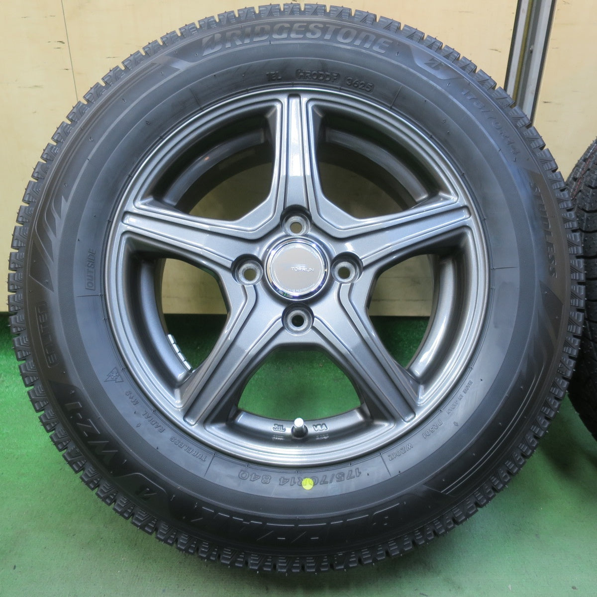 未使用！25年！キレイ◎スタッドレス 175/70R14 ブリヂストン ブリザック WZ-1 TOPRUN トップラン 14インチ PCD100/4H◎6071502イス