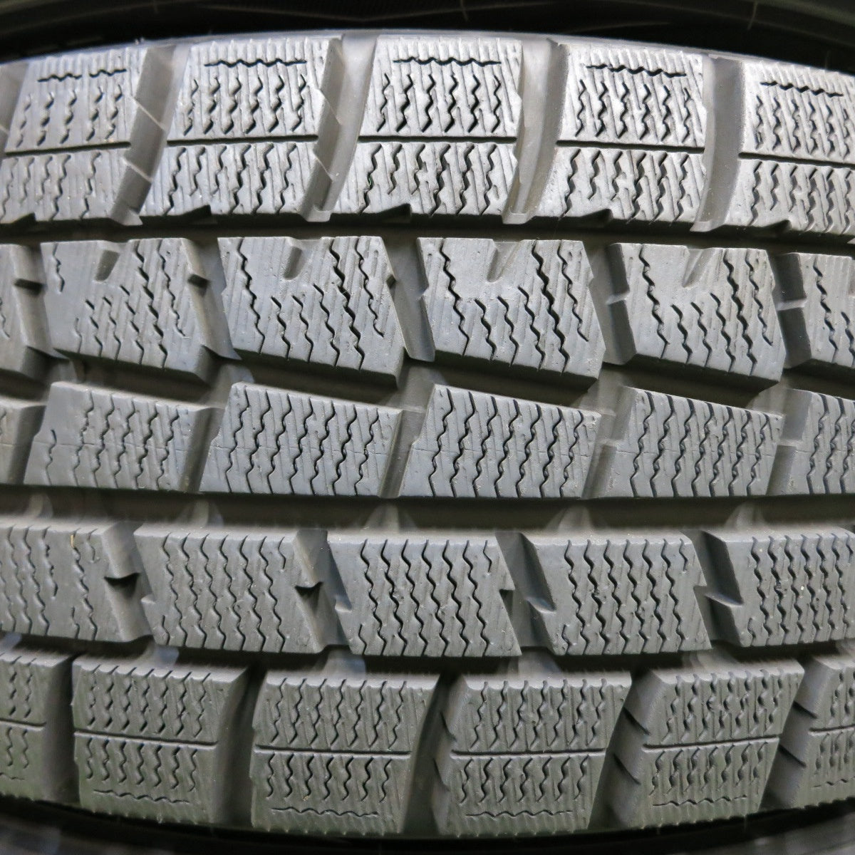 *送料無料* バリ溝！キレイ！9.5分以上★スタッドレス 185/60R15 ダンロップ ウインターマックス WM01 JOKER ジョーカー PCD100/4H★4051113イス