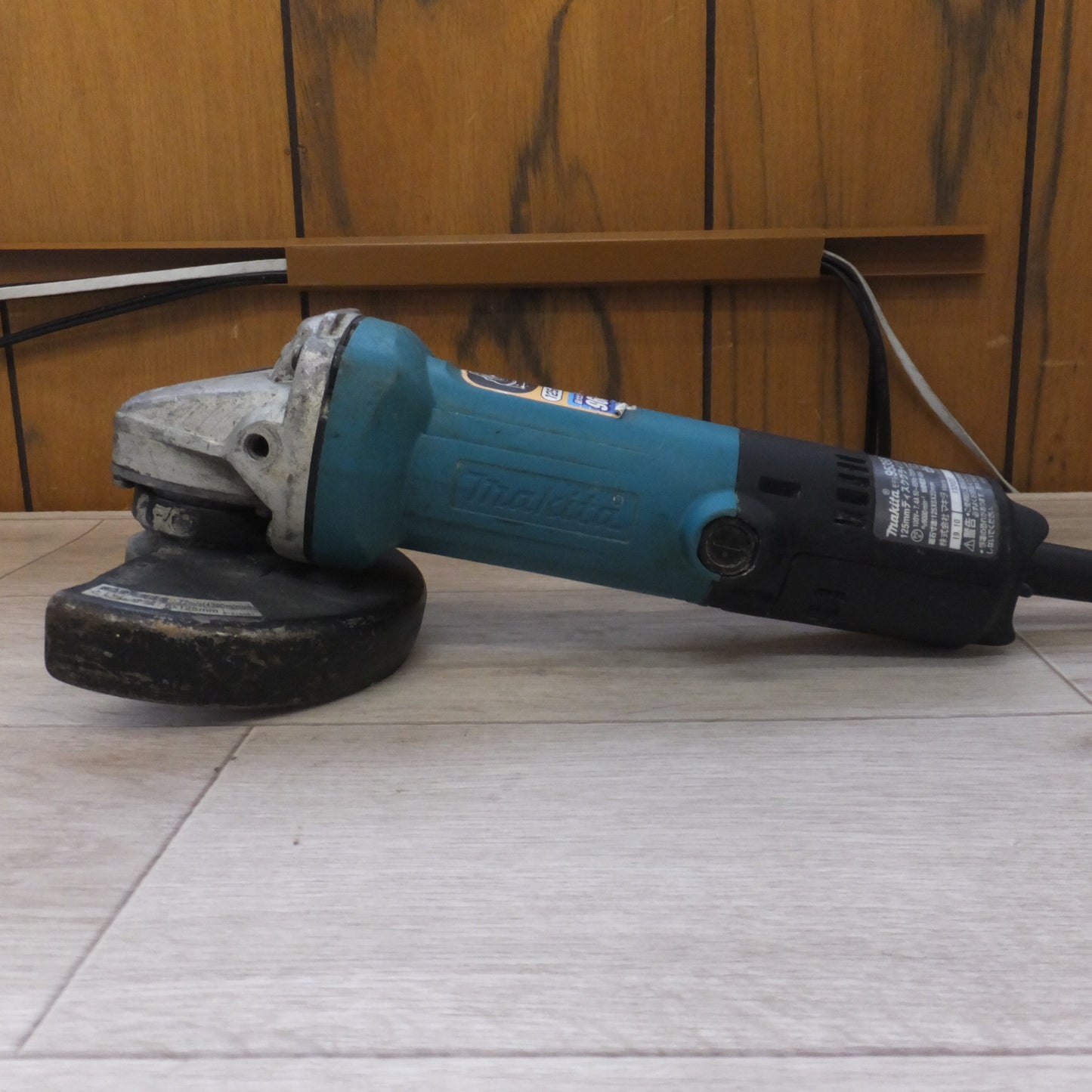 [送料無料] ★マキタ makita 125mm ディスクグラインダ 9535B　100V～ 7.4A 50-60Hz 720W★