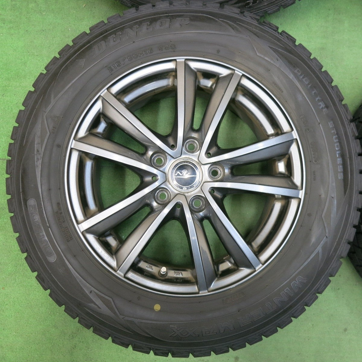 バリ溝！9分★スタッドレス 215/65R16 ダンロップ ウインターマックス WM01 NIRVANA NV ニルバーナ ニルヴァーナ 16インチ PCD114.3/5H★5022802SYス