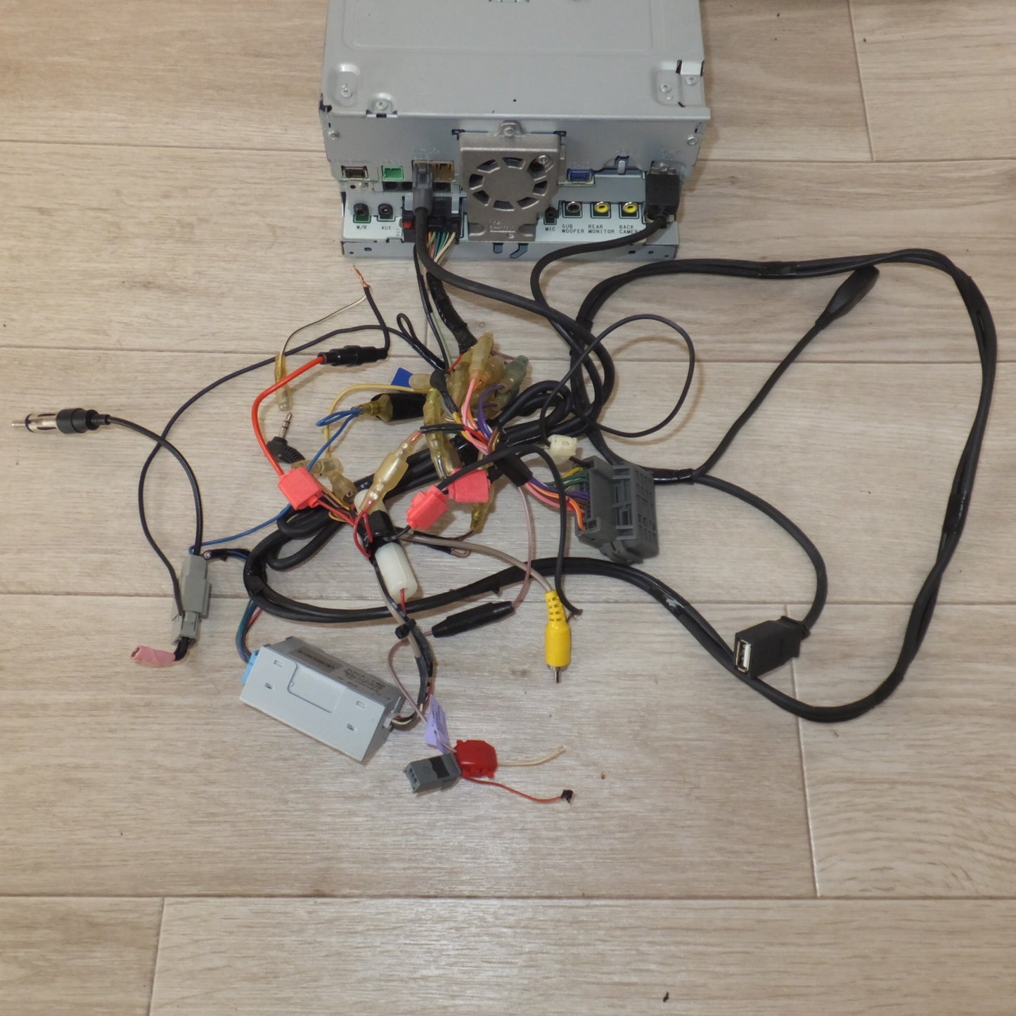 [送料無料] ★カロッツェリア carrozzeria AV一体型メモリーナビゲーション 楽ナビ AVIC-RZ09 パイオニア Pioneer[4]★