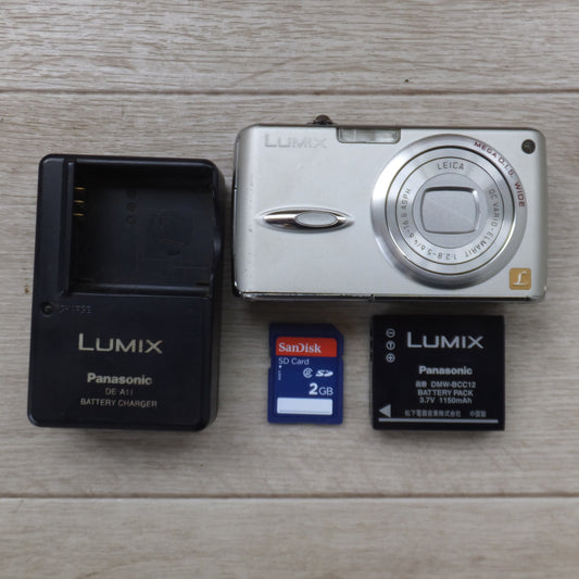 [送料無料] ★松下電器 パナソニック Panasonic デジタルカメラ ルミックス LUMIX DMC-FX01★