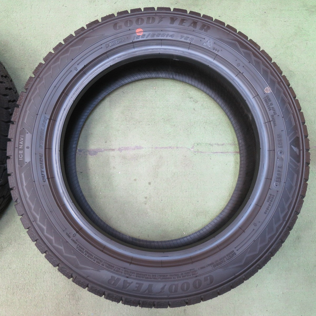 ほぼ未使用！25年★スタッドレス 155/65R14 グッドイヤー アイスナビ8 タイヤ 14インチ N-BOX スペーシア タント ムーヴ ウェイク 等★6071406イスタ