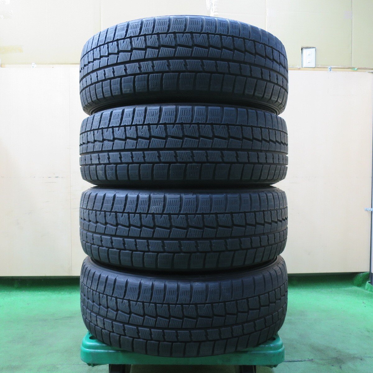 バリ溝！8.5分★Leonis AS 215/60R17 スタッドレス ダンロップ ウインターマックス WM01 レオニス PCD114.3/5H★5012208イス
