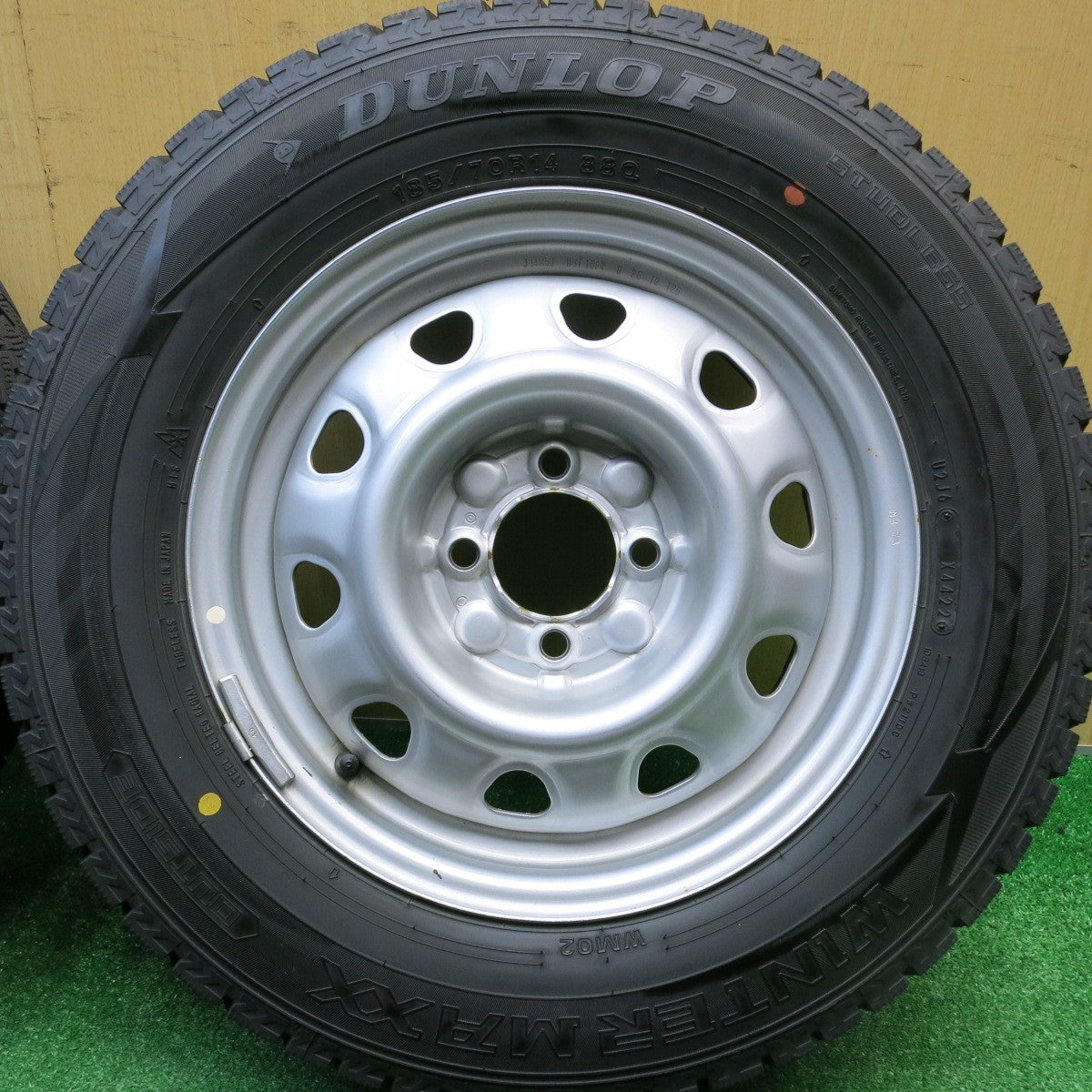 バリ溝！22年！キレイ！8.5分★スタッドレス 185/70R14 ダンロップ ウインターマックス WM02 TOPY スチール ホイール 14インチ PCD100/4H★5112012HAス