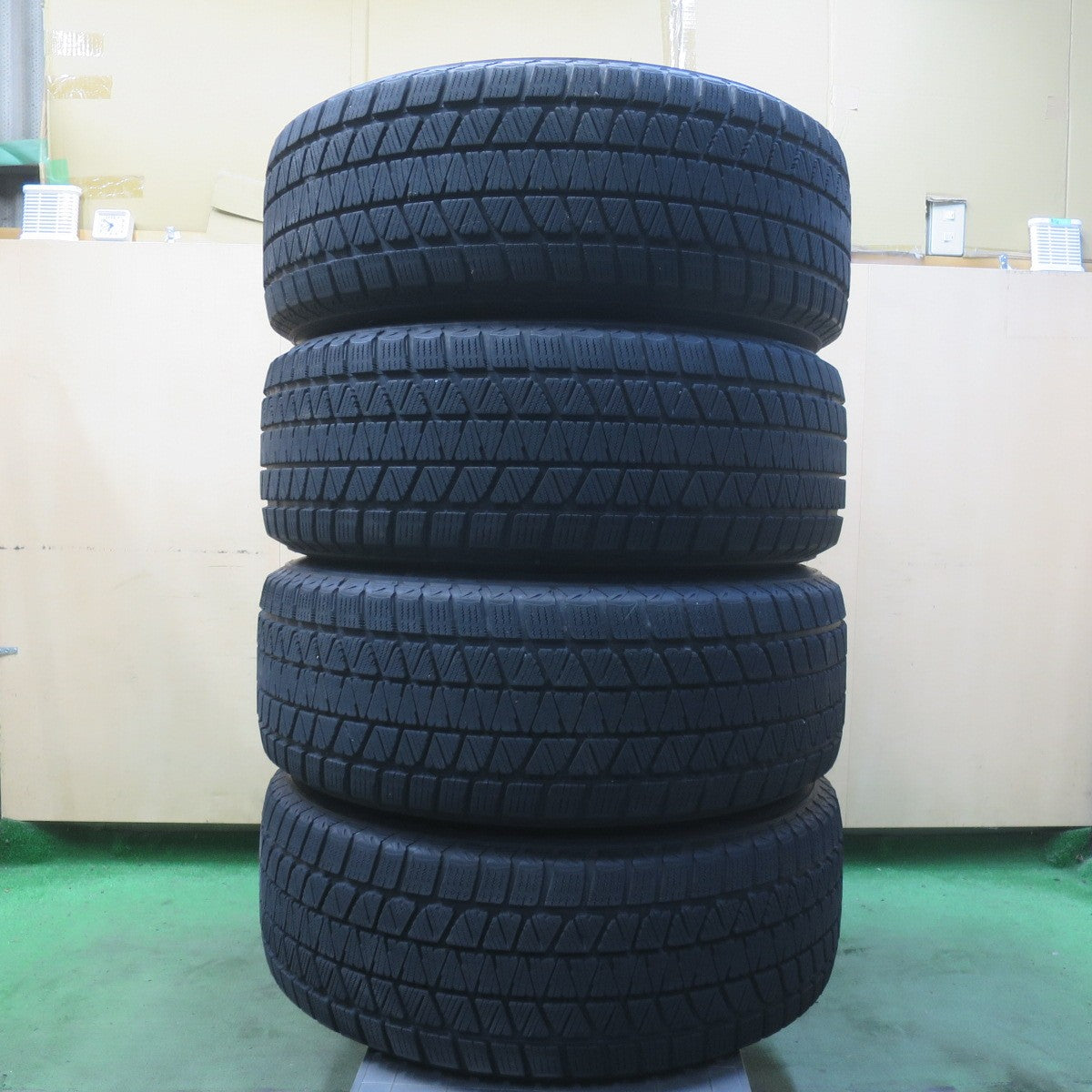バリ溝！22年！キレイ！8.5分◎スタッドレス 265/60R18 ブリヂストン ブリザック DM-V3 MAD CROSS MC-76 マッドクロス 18インチ PCD139.7/6H◎6101602イス