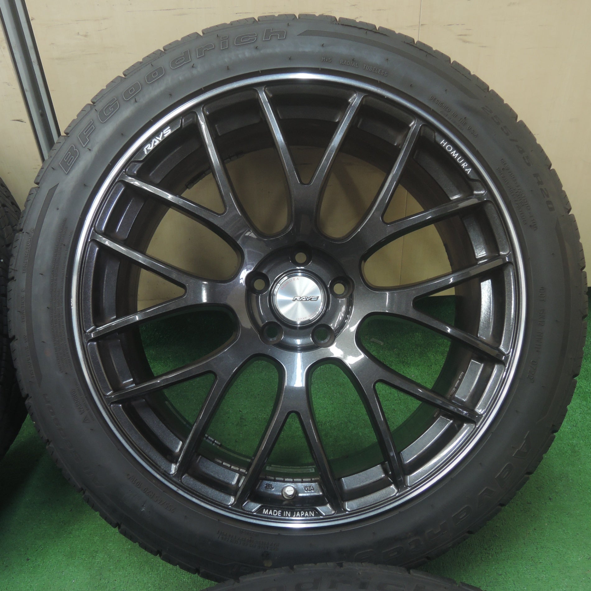 送料無料* バリ溝！22年！9.5分☆ベンツ等 RAYS HOMURA 2×8 GTS 255