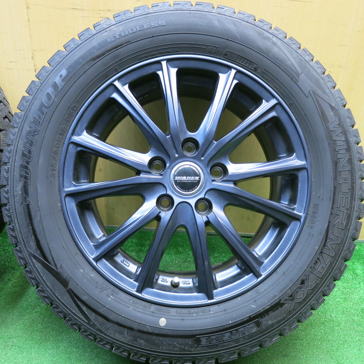 バリ溝！23年！9.5分★スタッドレス 215/60R16 ダンロップ ウインターマックス WM02 WAREN ヴァーレン 16インチ PCD114.3/5H★6022617HAス
