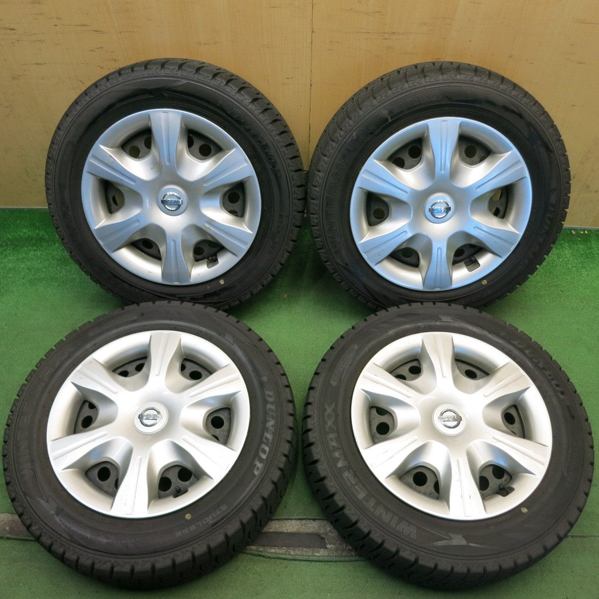 バリ溝！24年！9.5分◎日産 ティーダ 純正 スチール 185/65R15 スタッドレス ダンロップ ウインターマックス WM02 15インチ PCD100/4H◎6082702HAス