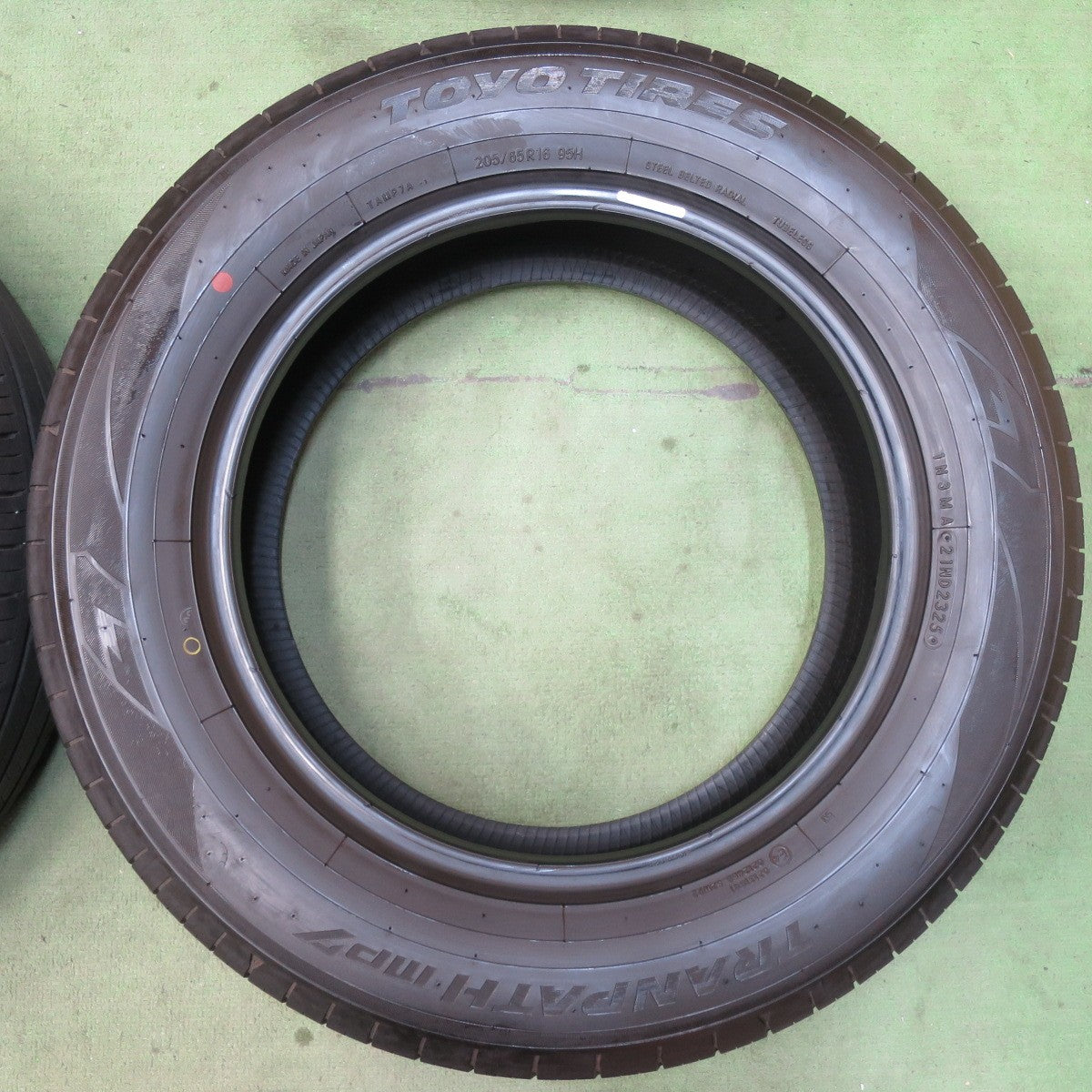 バリ溝！25年！8.5分★205/65R16 トーヨー トランパス MP7 タイヤ 16インチ ヤリスクロス セレナ アルファード 等★5121702イノタ