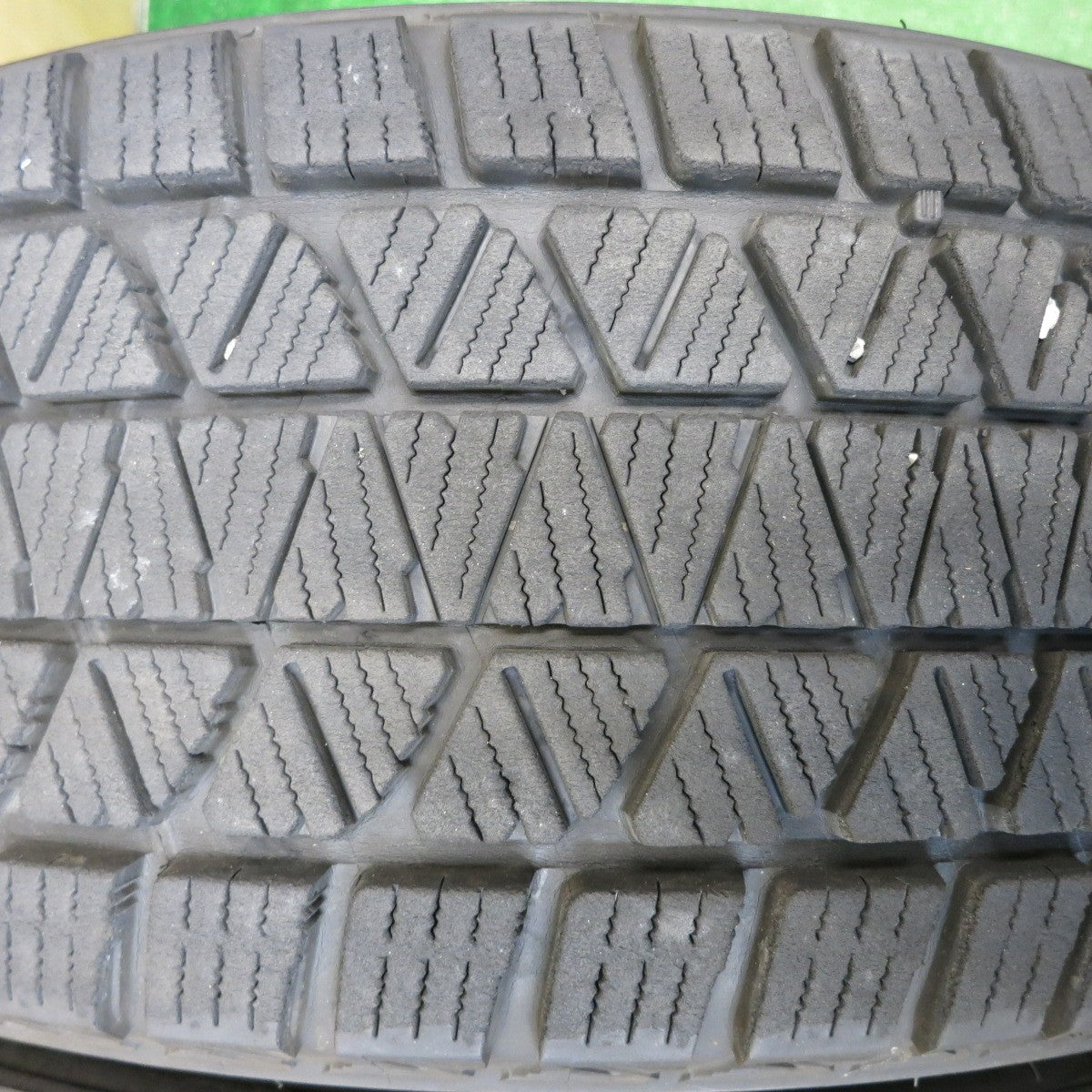 バリ溝！22年！キレイ！9分★スバル アウトバック X-BREAK 純正 225/60R18 スタッドレス ブリヂストン ブリザック DM-V3 18インチ PCD114.3/5H★5121416HAス