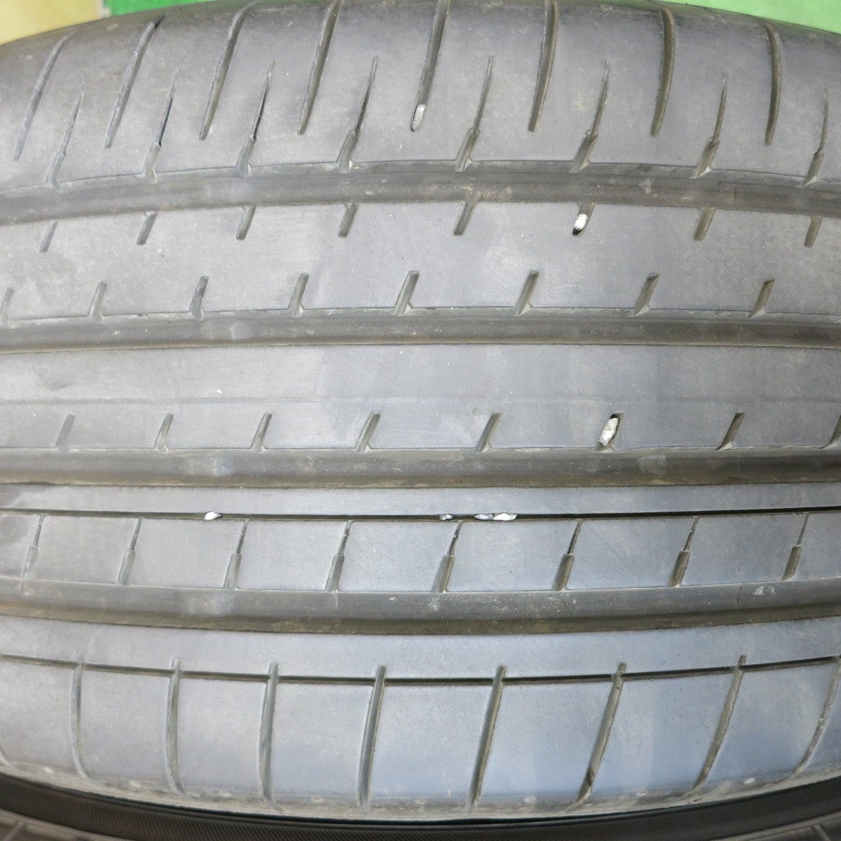 バリ溝！22年！9.5分★トヨタ 60系 ハリアー 純正 235/55R18 ヨコハマ BluEarth-XT AE61 18インチ PCD114.3/5H★5081008HAノ