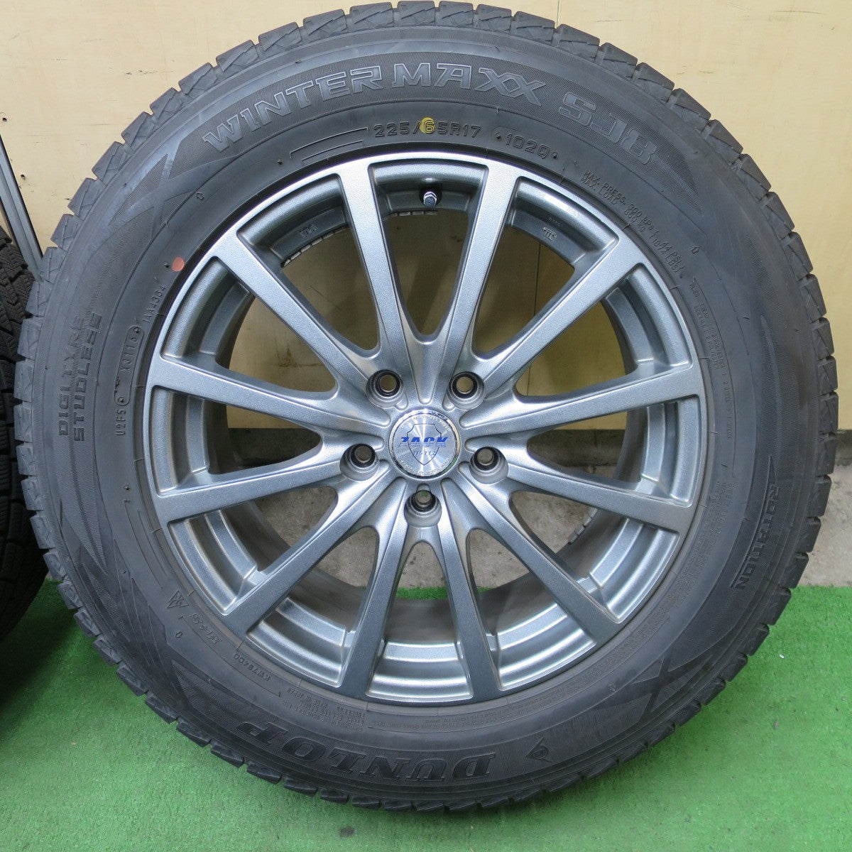 バリ溝！キレイ！9.5分★スタッドレス 225/65R17 ダンロップ ウインターマックス SJ8 ZACK JP-112 MONZA ザック 17インチ PCD114.3/5H★6021404ナス