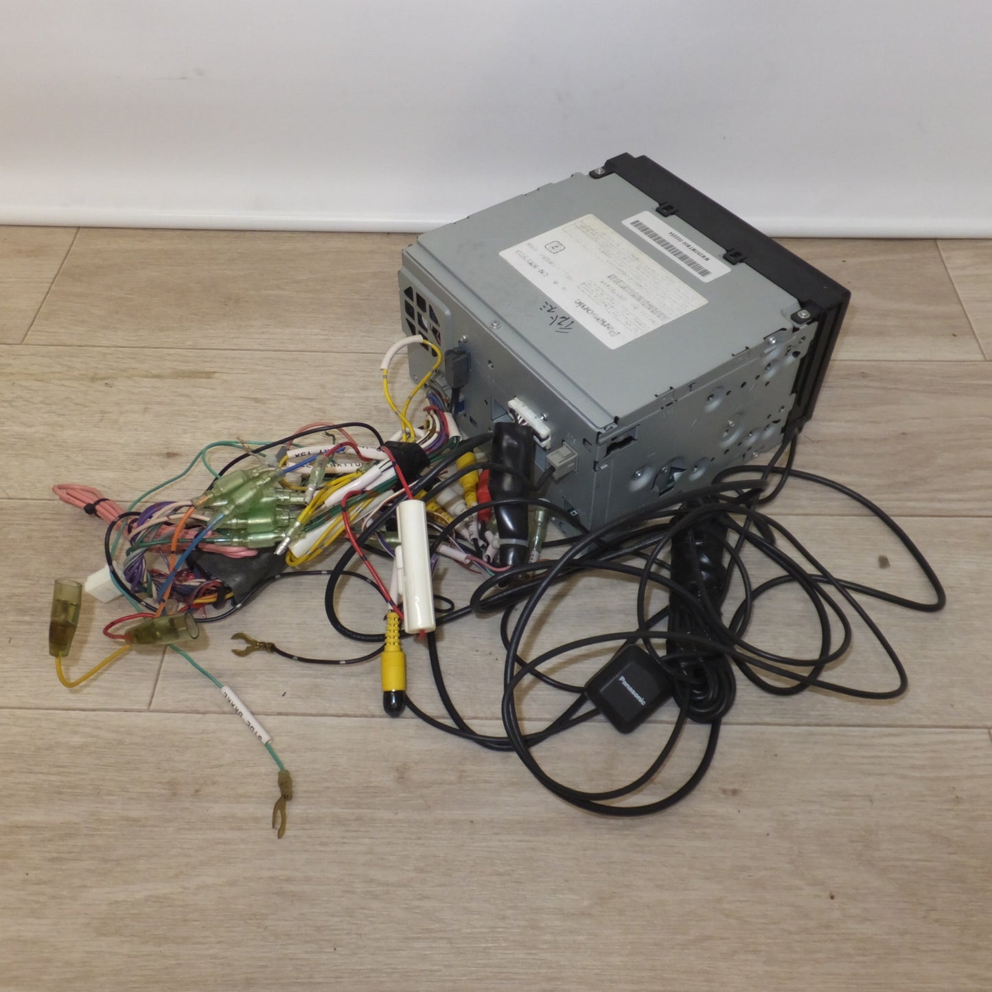 [送料無料] ★パナソニック Panasonic SDカーナビステーション Strada CN-MW250D[22]★