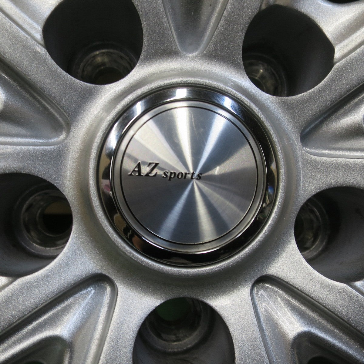 バリ溝！24年！キレイ！9.5分★スタッドレス 225/50R17 ダンロップ ウインターマックス WM02 AZ Sports AZスポーツ 17インチ PCD114.3/5H★5110712イス