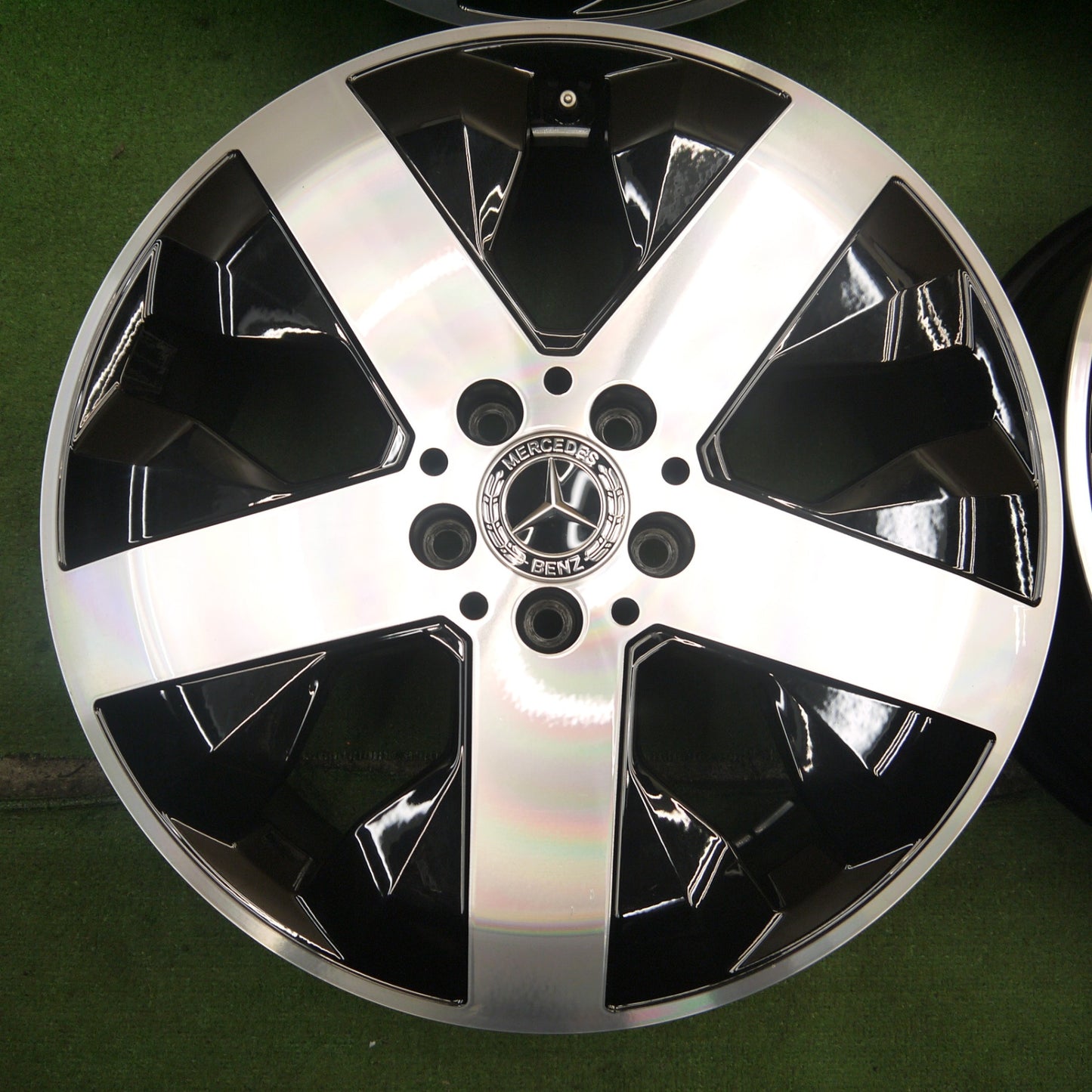 新車外し★ベンツ GLB クラス X247 純正 ホイール 18インチ 18×7.5J PCD112/5H★5061403KKホ