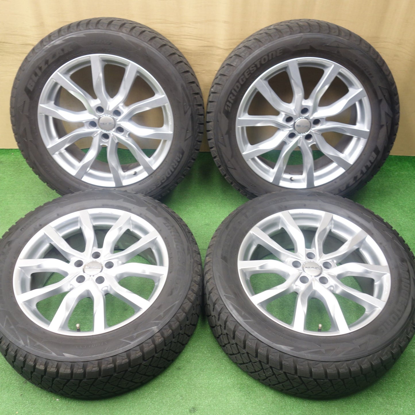 バリ溝！キレイ！9分★アウディ Q7 Q8 MAK HIGHLANDS 255/55R19 スタッドレス ブリヂストン ブリザック DM-V2 ハイランズ 19インチ PCD112/5H★6021502KTス