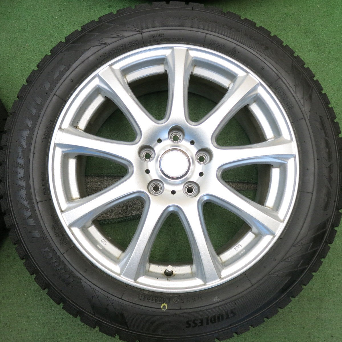 バリ溝！25年！ほぼ10分◎スタッドレス 215/60R17 トーヨー ウインター トランパス TX DUFACT デュファクト 17インチ PCD114.3/5H◎6090602HAス