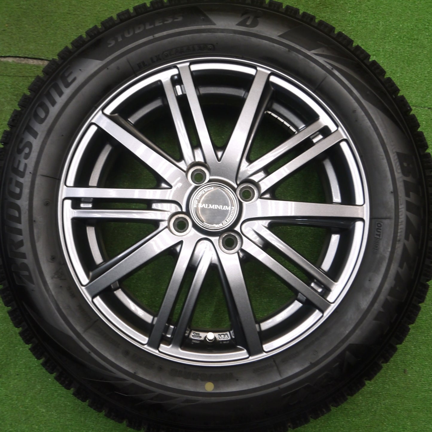 [送料無料] キレイ★スタッドレス 185/65R15 ブリヂストン ブリザック VRX2 BALMINUM バルミナ 15インチ PCD100/4H★5011004Hス