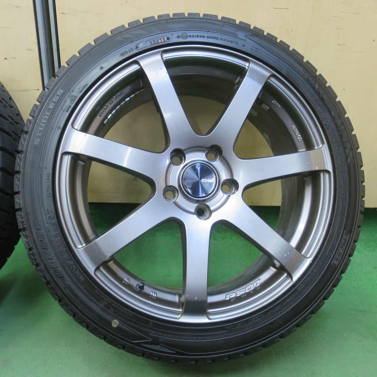 バリ溝！23年！9.5分★ENKEI PF07 スタッドレス 225/45R18 ダンロップ ウインターマックス WM02 エンケイ 18インチ PCD114.3/5H★6040608イス