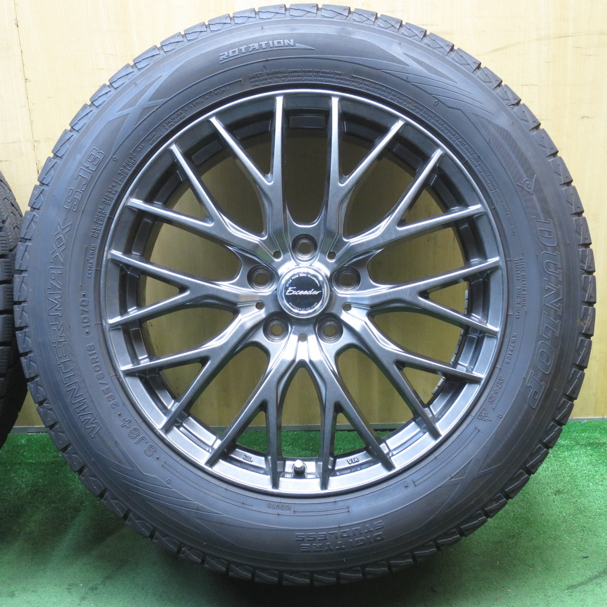 バリ溝！22年！キレイ！9.5分★スタッドレス 235/60R18 ダンロップ ウインターマックス SJ8 SJ8+ Exceeder エクシーダー 18インチ PCD114.3/5H★5081803NJス