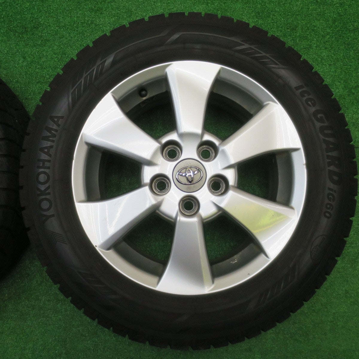 バリ溝！22年！9.5分★トヨタ 20系 アルファード ヴェルファイア 純正 215/60R16 スタッドレス ヨコハマ アイスガード iG60 16インチ PCD114.3/5H★5101501NJス