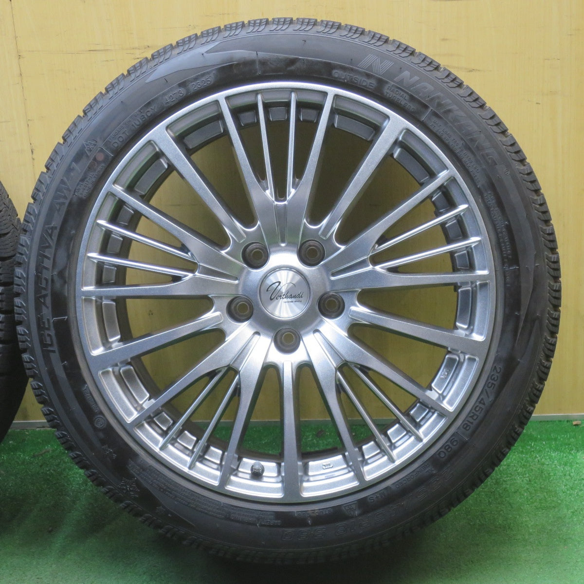 ほぼ未使用！25年！キレイ◎スタッドレス 235/45R18 ナンカン アイスアクティバ AW-1 Verthandi ヴェルザンディ 18インチ PCD114.3/5H◎6062203NJス