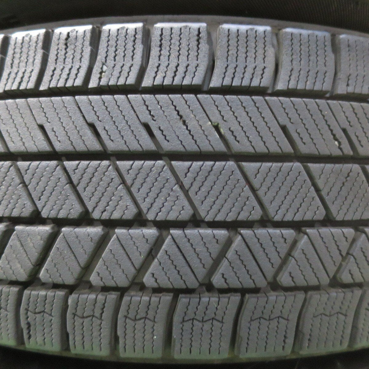 バリ溝！22年！キレイ！9分★シエンタ ラクティス 等 175/65R15 スタッドレス ブリヂストン ブリザック VRX3 ravrion RM01 ラブリオン 15インチ PCD100/5H★5012601IMス