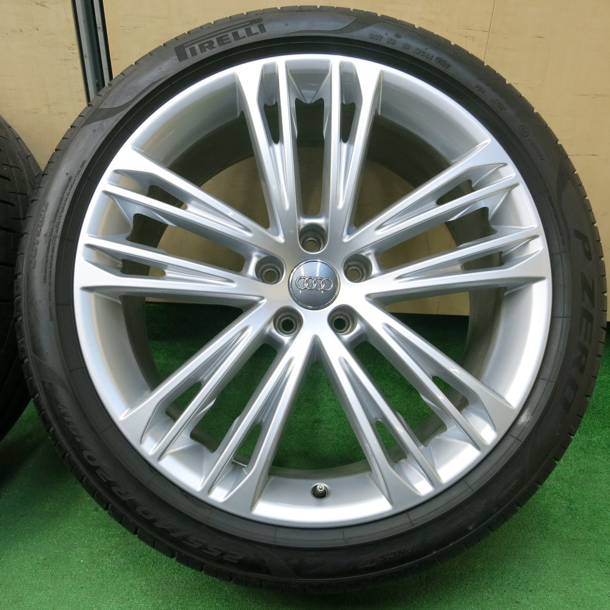 *送料無料* バリ溝！キレイ！9分★アウディ A7 Sライン 純正 255/40R20 ピレリ PZERO TM 20インチ PCD112/5H★4032701イノ