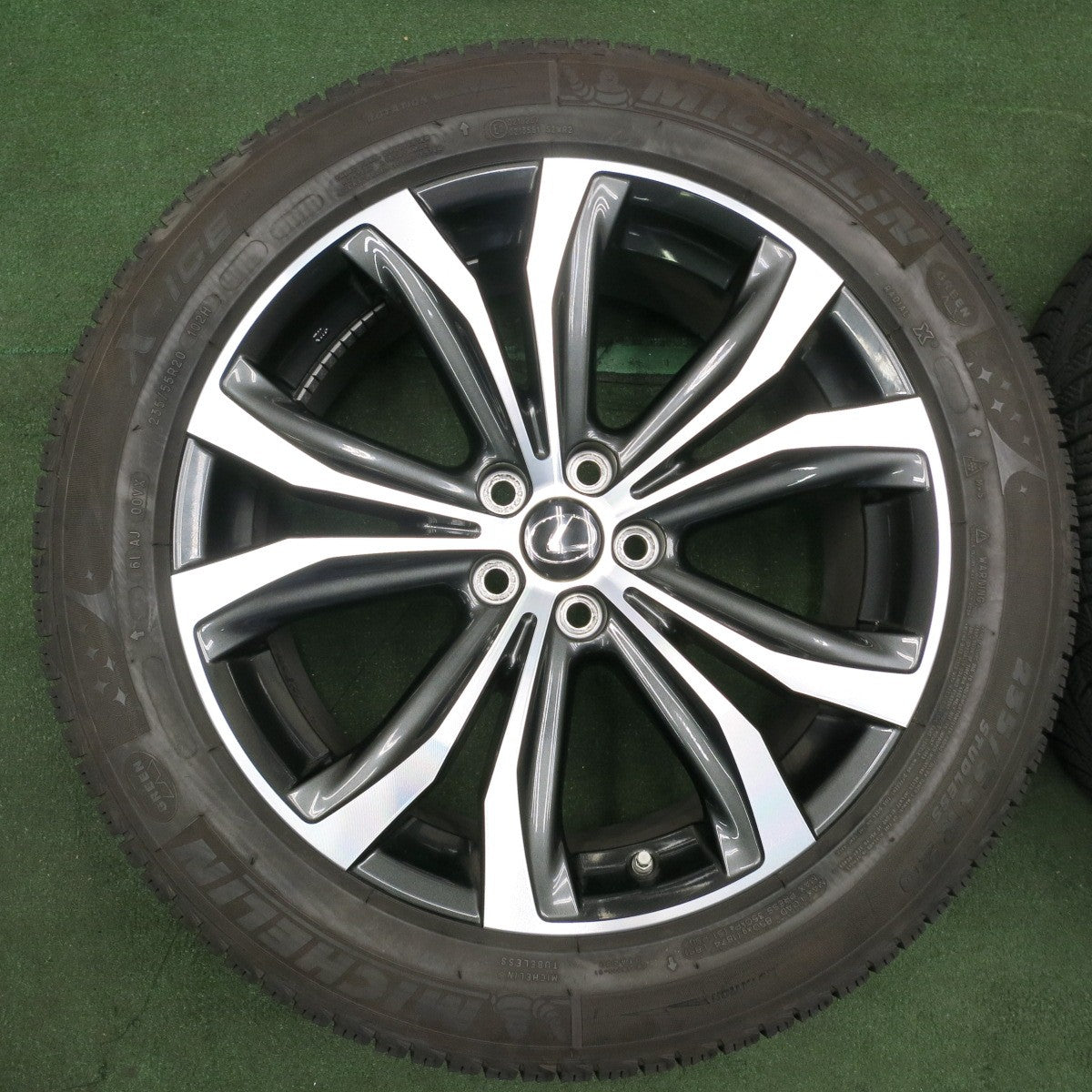 *送料無料* センサー付！バリ溝！綺麗！8.5分★レクサス RX450h バージョンL 純正 235/55R20 スタッドレス ミシュラン X-ICE XI3 PCD114.3/5H★4061403NJス