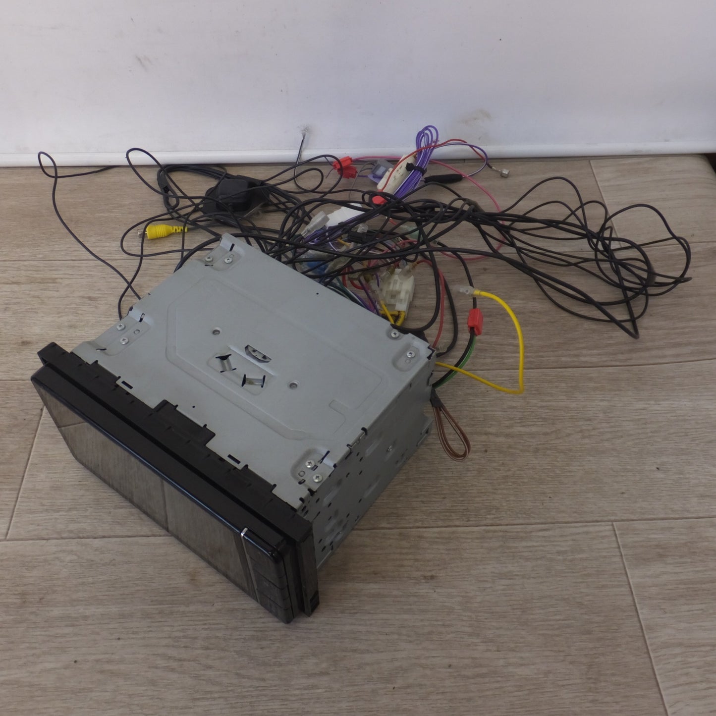 [送料無料] ★カロッツェリア carrozeria AV一体型メモリーナビゲーション 楽ナビ AVIC-RW710[8]★