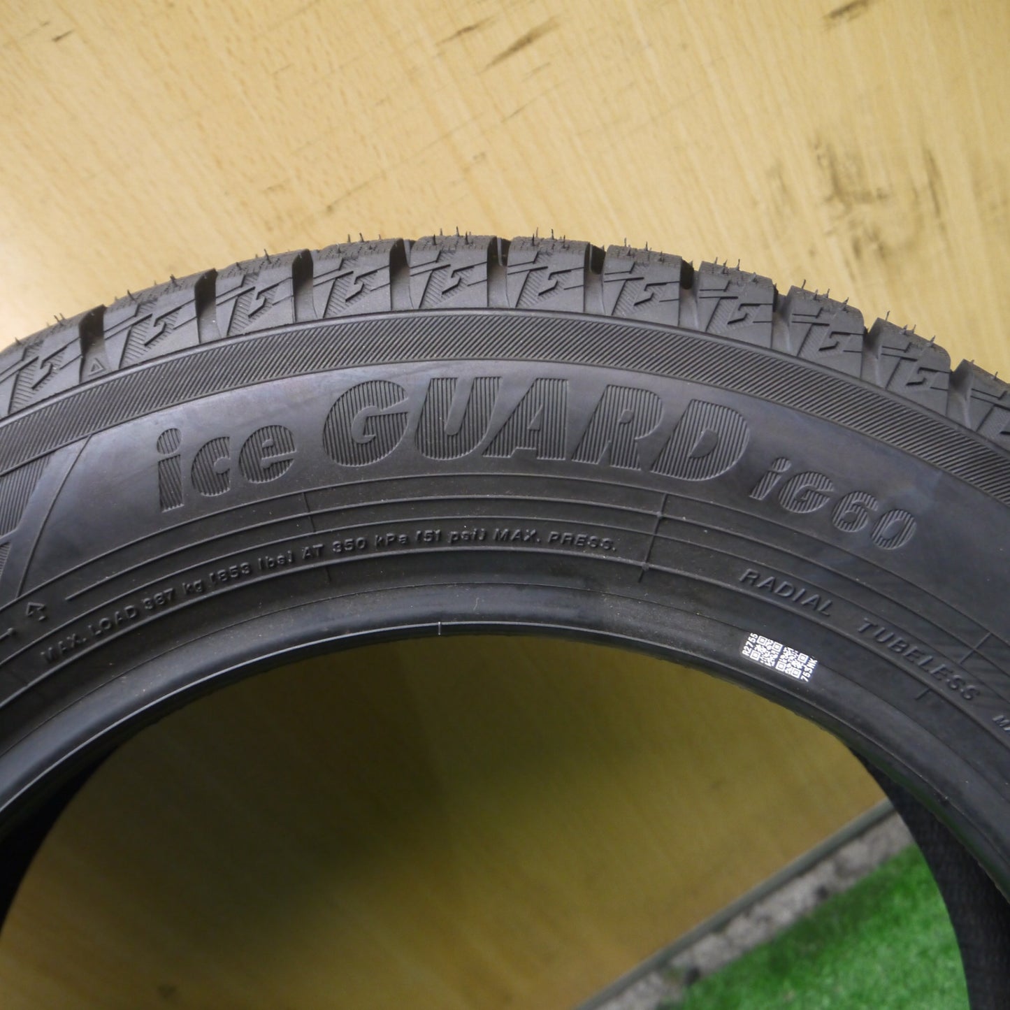 *送料無料* 未使用★スタッドレス 155/65R14 ヨコハマ アイスガード iG60 タイヤ 14インチ タント ミライース ラパン N-ONE 等★4040205Hスタ