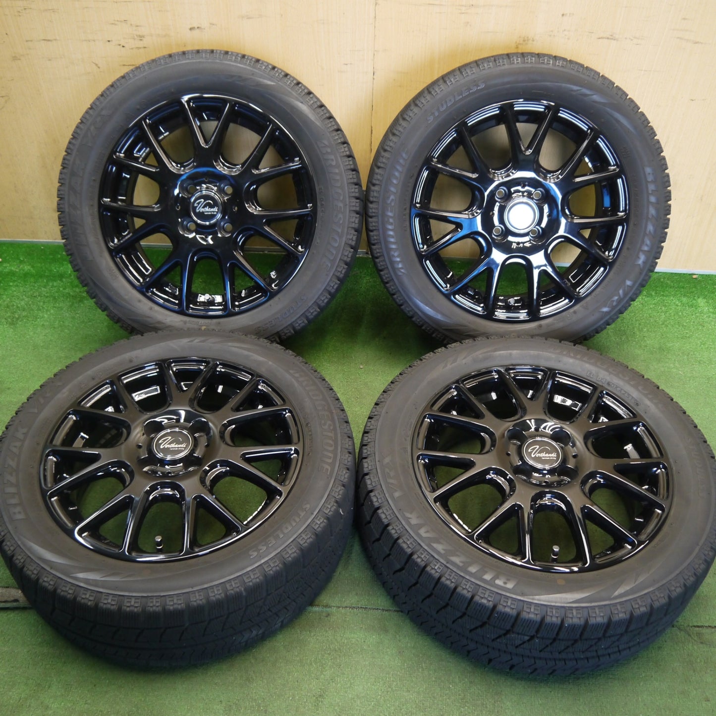 バリ溝！キレイ！9分◎スタッドレス 185/55R15 ブリヂストン ブリザック VRX Verthandi ヴェルザンディ 15インチ PCD100/4H◎6061705Hス