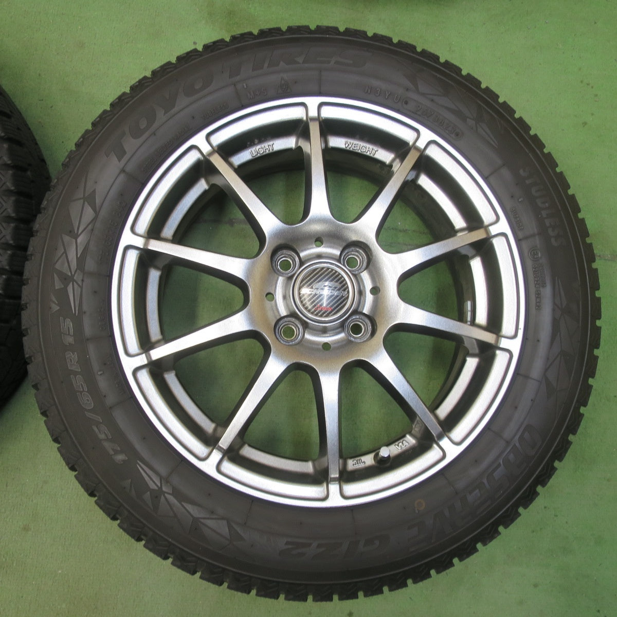 バリ溝！23年！9.5分以上★スタッドレス 175/65R15 トーヨー オブザーブ GIZ2 SCHNEIDER シュナイダー 15インチ PCD100/4H★6033013イス