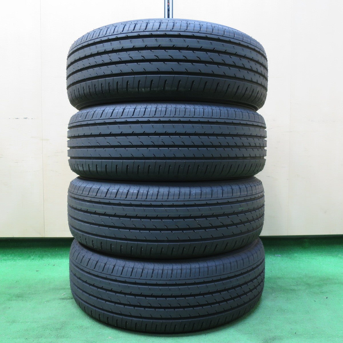 *送料無料* 新車外し！24年★225/60R18 ヨコハマ アドバン V03 タイヤ 18インチ レクサス NX ハリアー アルファード ヴェルファイア 等★4063007イノタ
