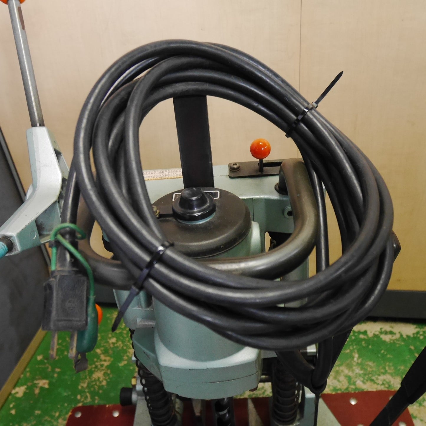 [送料無料] ☆日立 30mm 深穴 角のみ BS30SA 電動 工具 カクノミ 角ノミ 穴あけ 100V HITACHI☆