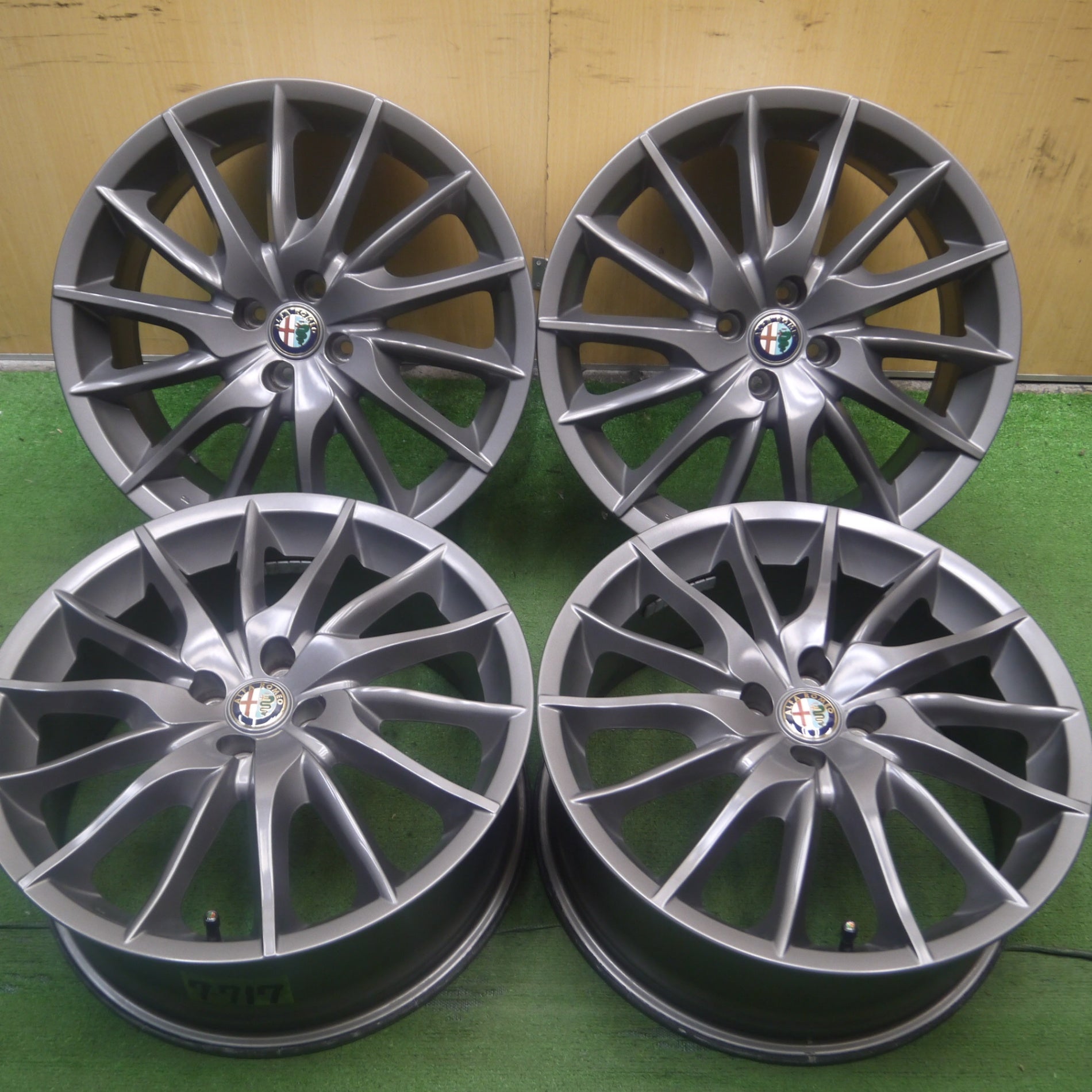 送料無料* キレイ☆アルファロメオ ミト クアドリフォリオ