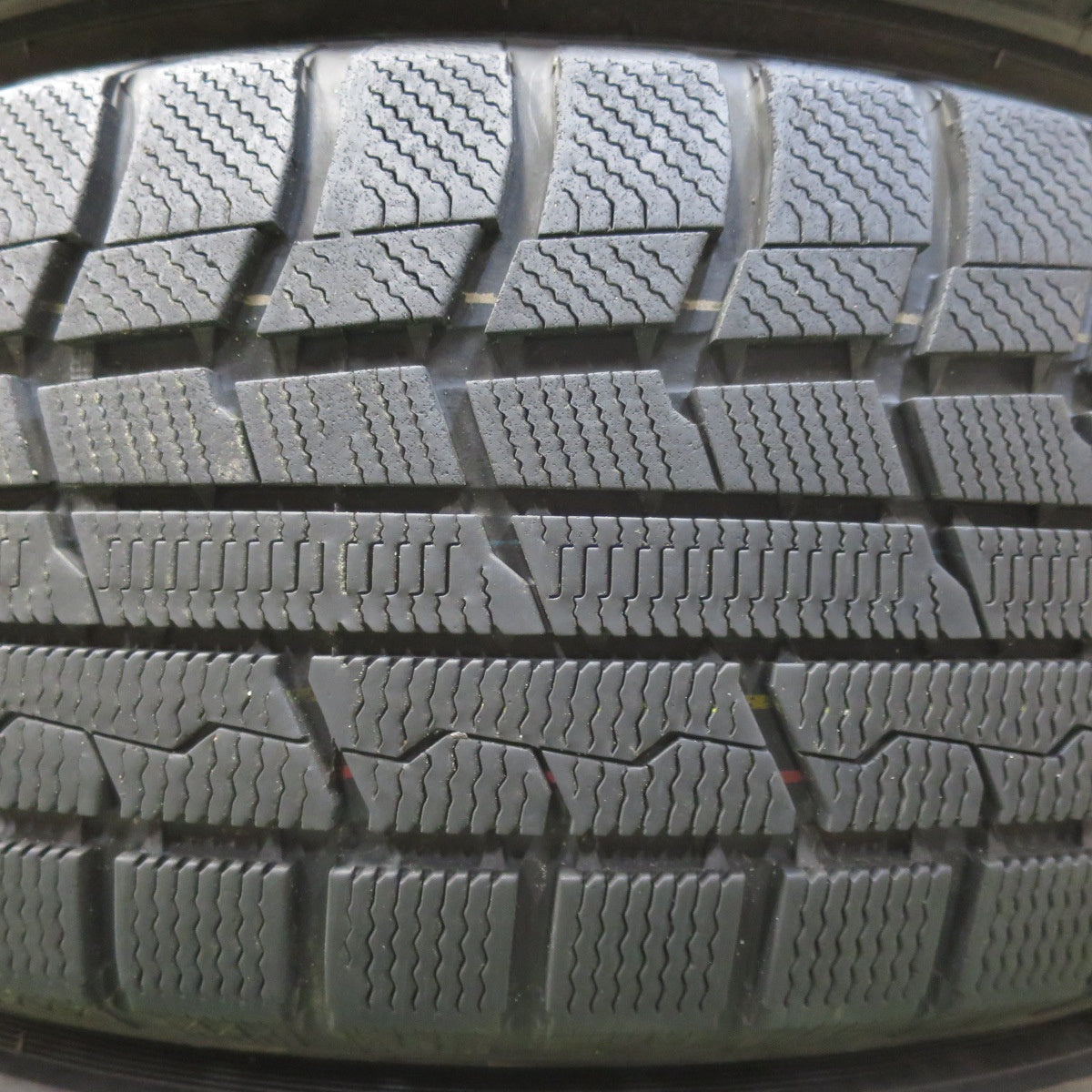 バリ溝！22年！キレイ！9.5分★スタッドレス 225/60R17 トーヨー ウインター トランパス TX ravrion LUMIERE ラブリオン 17インチ PCD114.3/5H★5042610イス