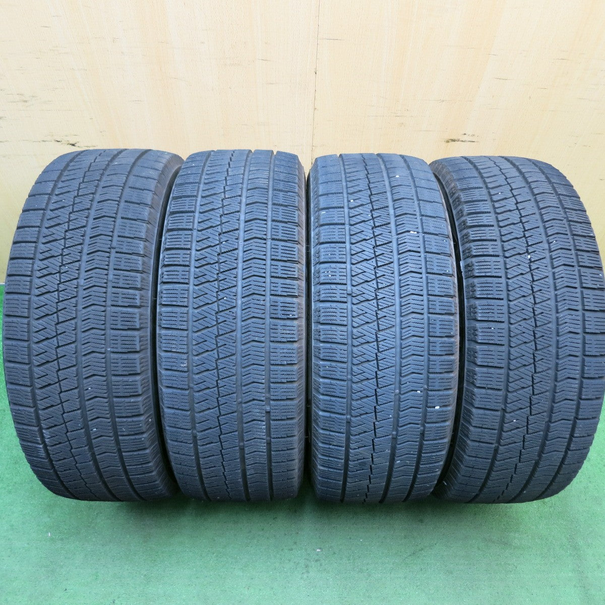 バリ溝！23年！9.5分★スタッドレス 215/55R17 ブリヂストン ブリザック VRX2 BALMINUM バルミナ 17インチ PCD114.3/5H★5081302AKス