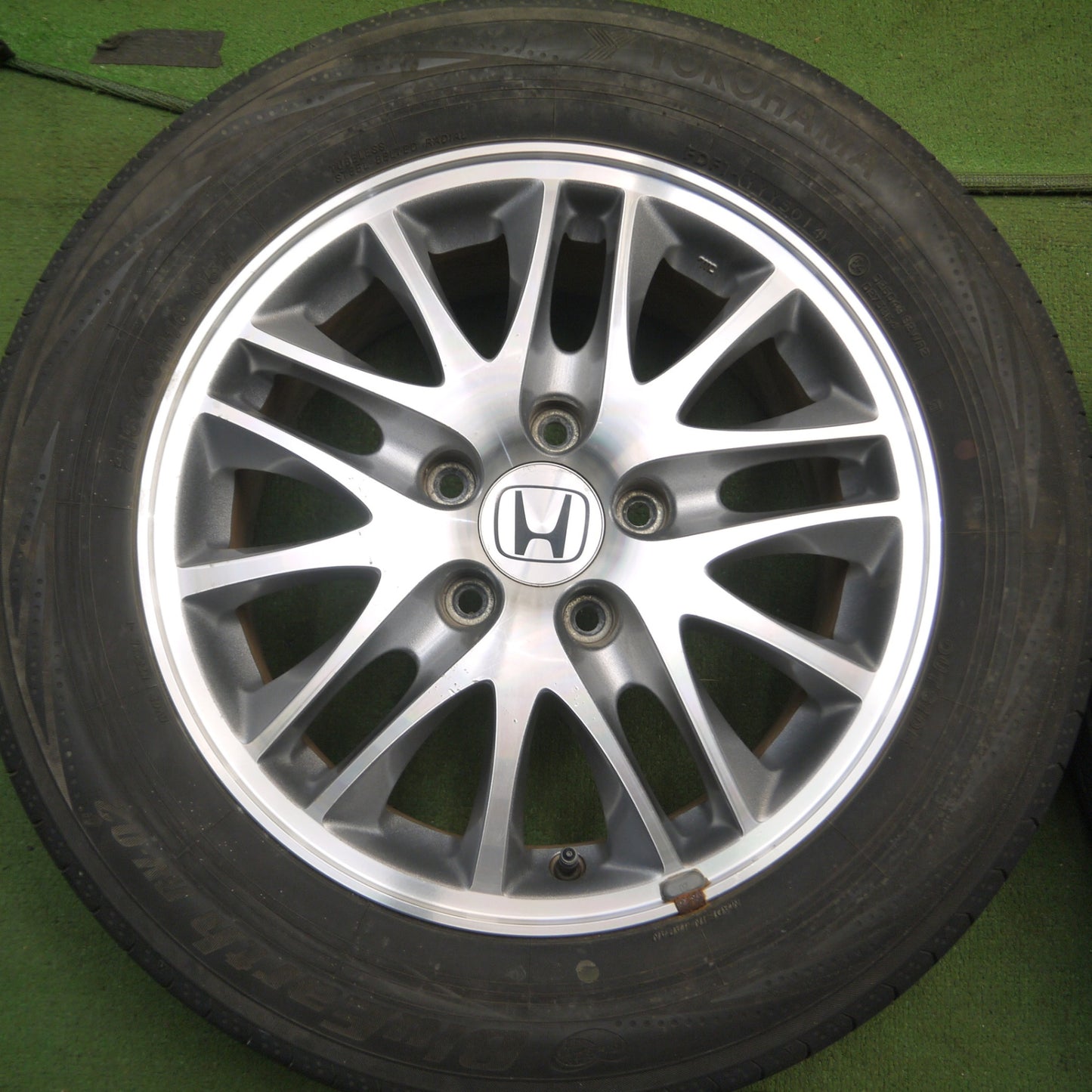 *送料無料* 4本価格★ホンダ オデッセイ 純正 215/60R16 ヨコハマ ブルーアース RV-02 16インチ PCD114.3/5H★4040109Hノ