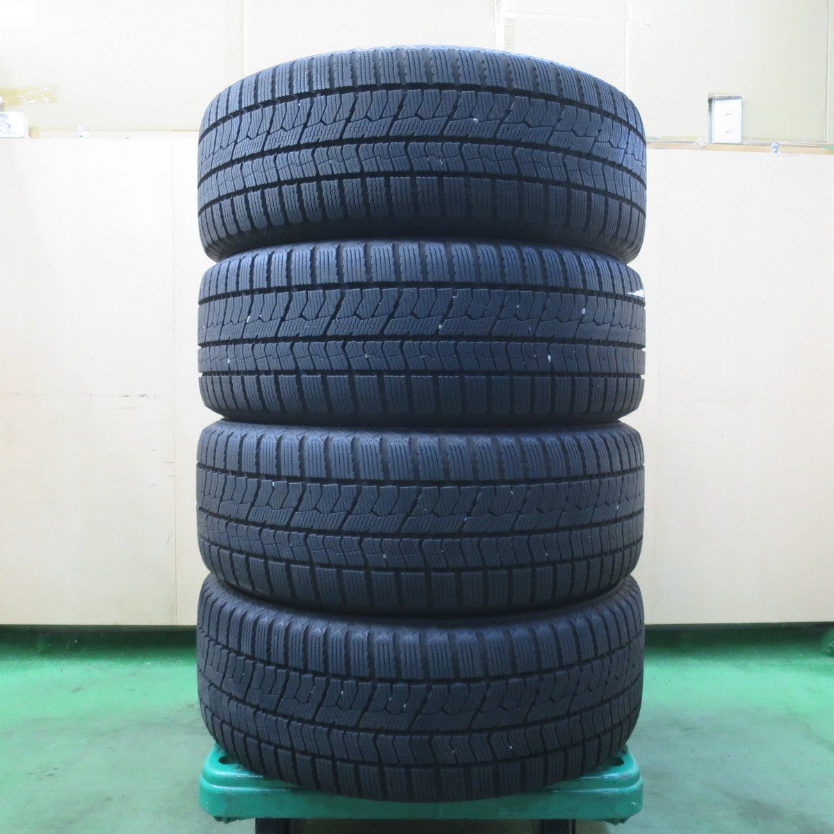 バリ溝！9.5分★BMW MINI 等 IRVINE F01 225/55R17 スタッドレス トーヨー オブザーブ GIZ2 アーヴィン 17インチ PCD112/5H★6012803イス
