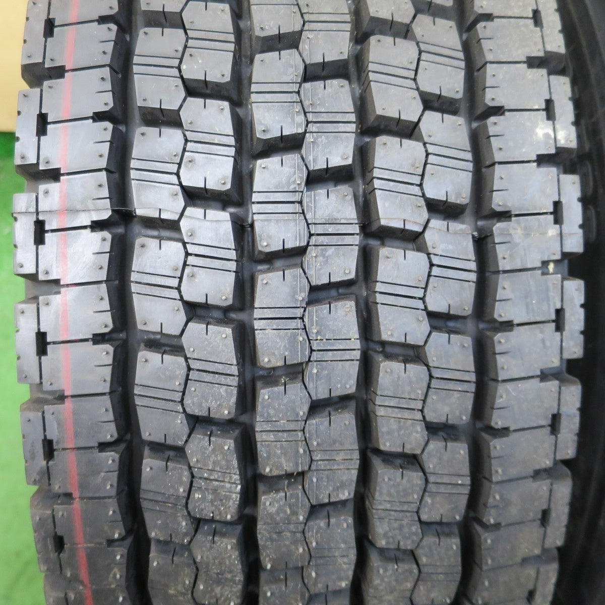 未使用！23年★トラック タイヤ 245/70R19.5 136/134J スタッドレス ブリヂストン W999 19.5インチ★6030705ナスタ