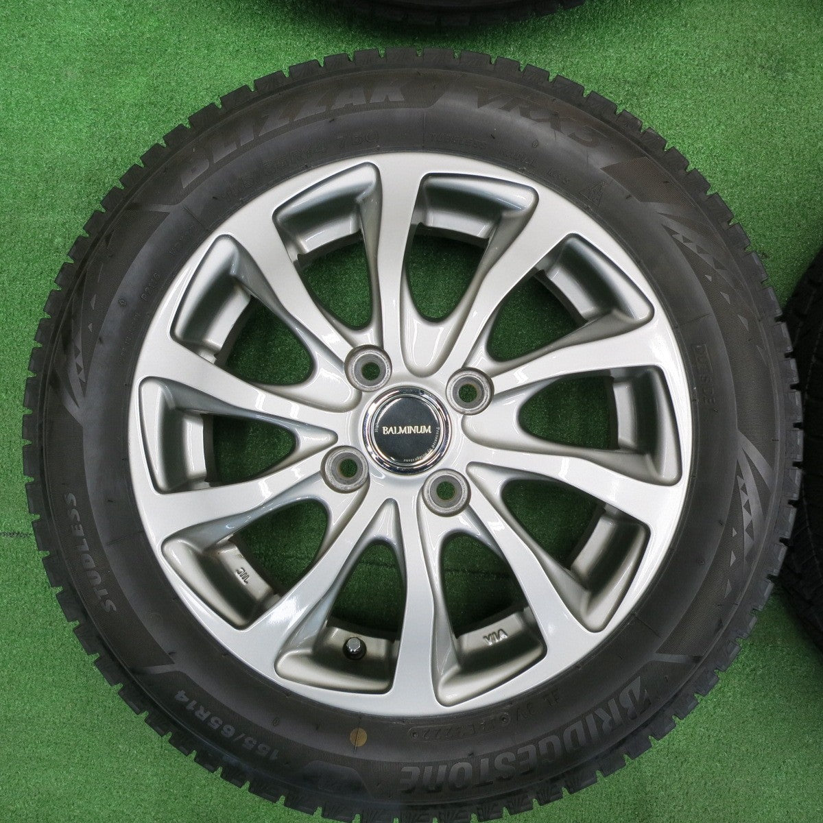 [送料無料] バリ溝！22年！8.5分★スタッドレス 155/65R14 ブリヂストン ブリザック VRX3 BALMINUM バルミナ 14インチ PCD100/4H★4121801TNス