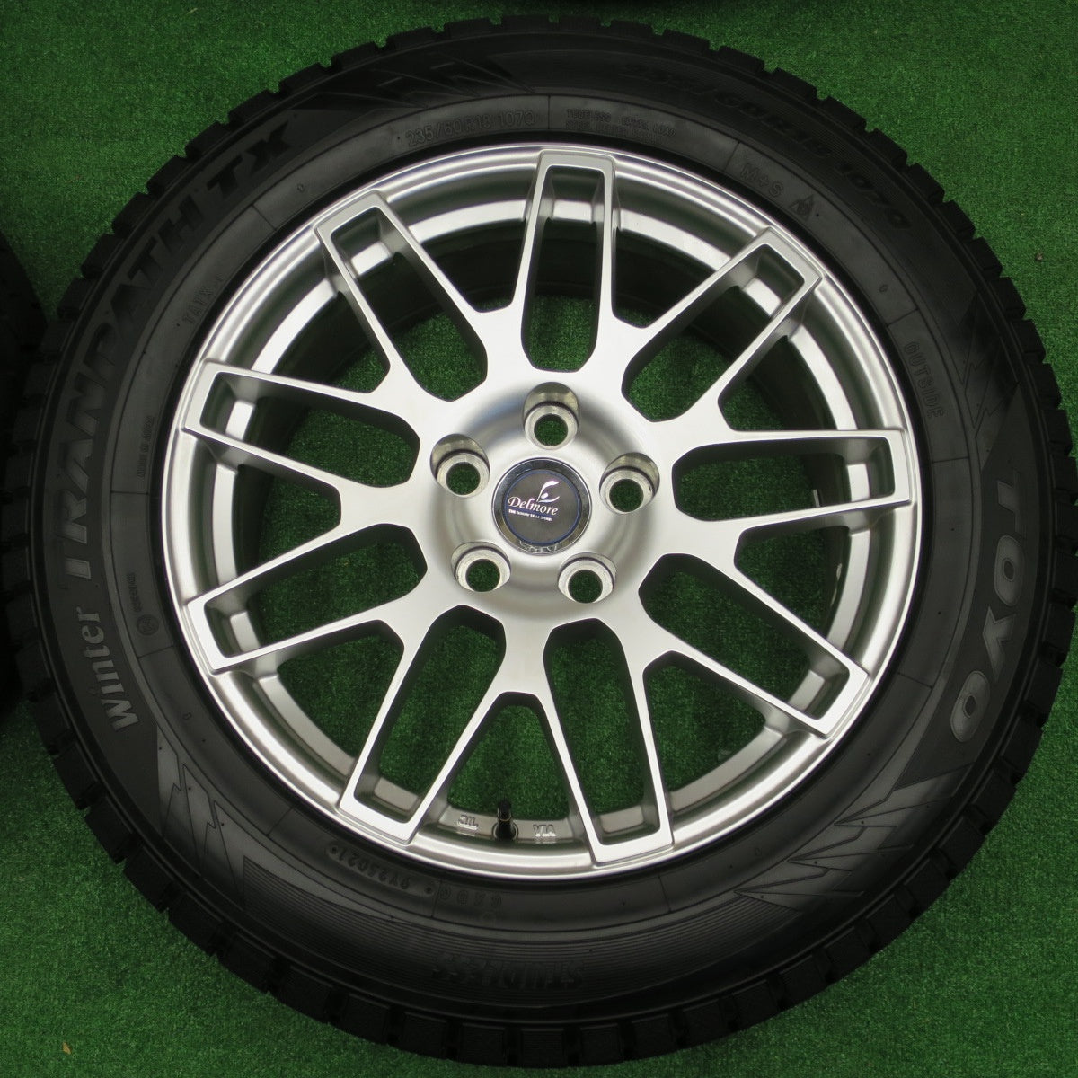 超バリ溝！21年！キレイ！ほぼ10分★MIRAI ミライ 40 アルファード 等 235/60R18 スタッドレス トーヨー ウインター トランパス TX Delmore LC.S デルモア 18インチ PCD120/5H★5121308NKス
