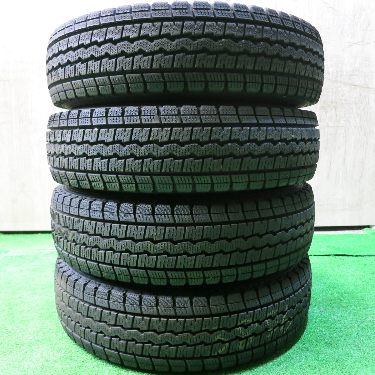 バリ溝！9.5分★スタッドレス 145R12 6PR ダンロップ ウインターマックス SV01 TOPY スチール 12インチ PCD100/4H★5062702HAス