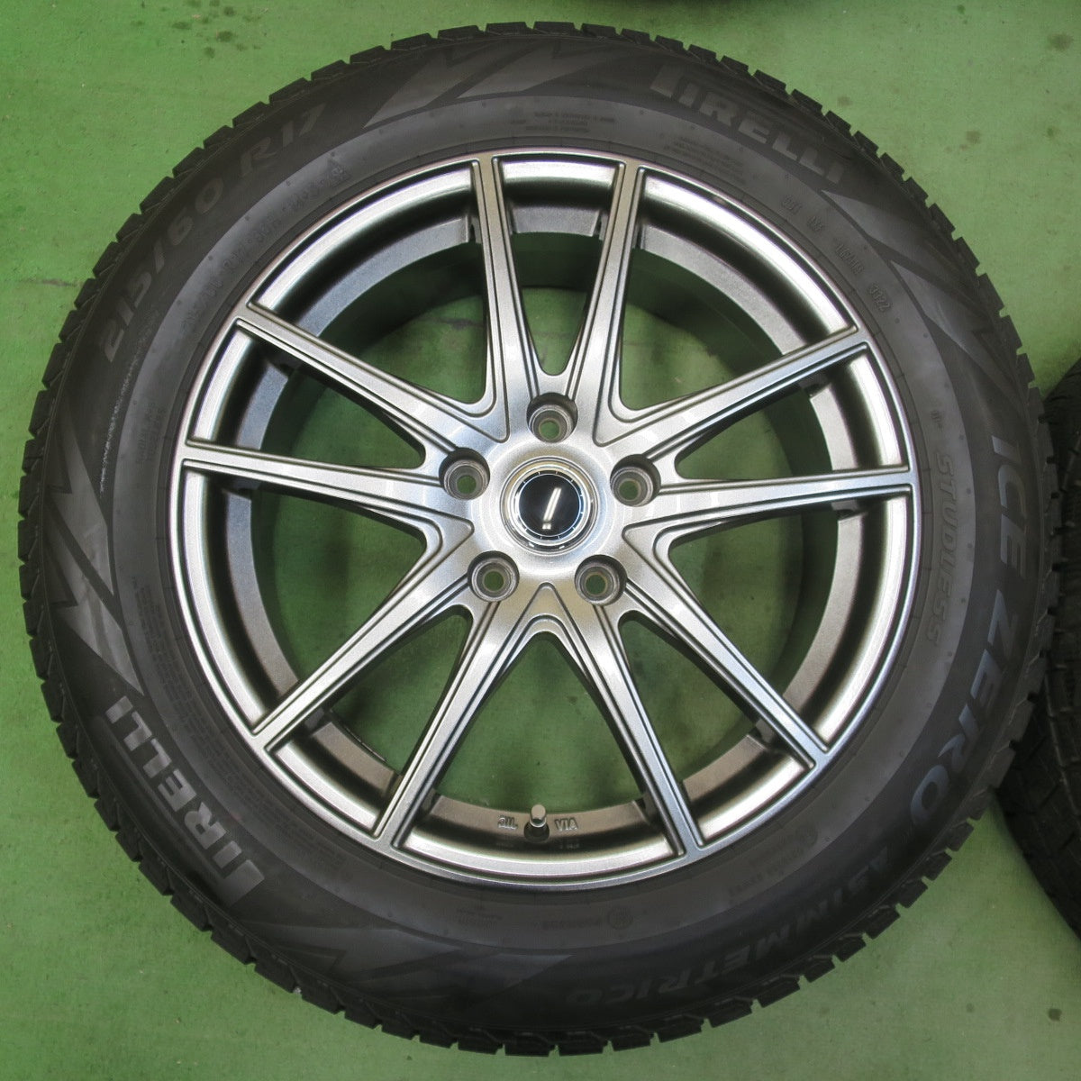 バリ溝！22年！キレイ！9分★スタッドレス 215/60R17 ピレリ アイスゼロ アシンメトリコ 社外 アルミ 17インチ PCD114.3/5H★6012712イス