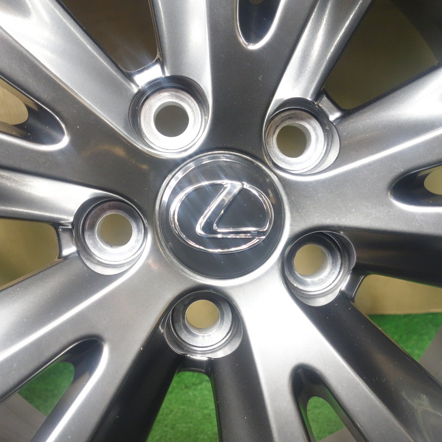 センサー付！バリ溝！23年！キレイ！9分★レクサス NX Fスポーツ 純正 235/55R18 スタッドレス ブリヂストン ブリザック DM-V3 18インチ PCD114.3/5H★6013101KTス